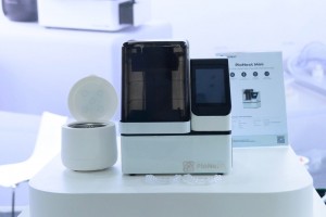 Печать стоматологической коронки через 10 минут благодаря мини-дентантальному 3D-принтеру PioNext