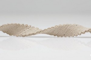 3D-надруковані предмети з деревної нитки можуть самостійно набувати необхідної форми